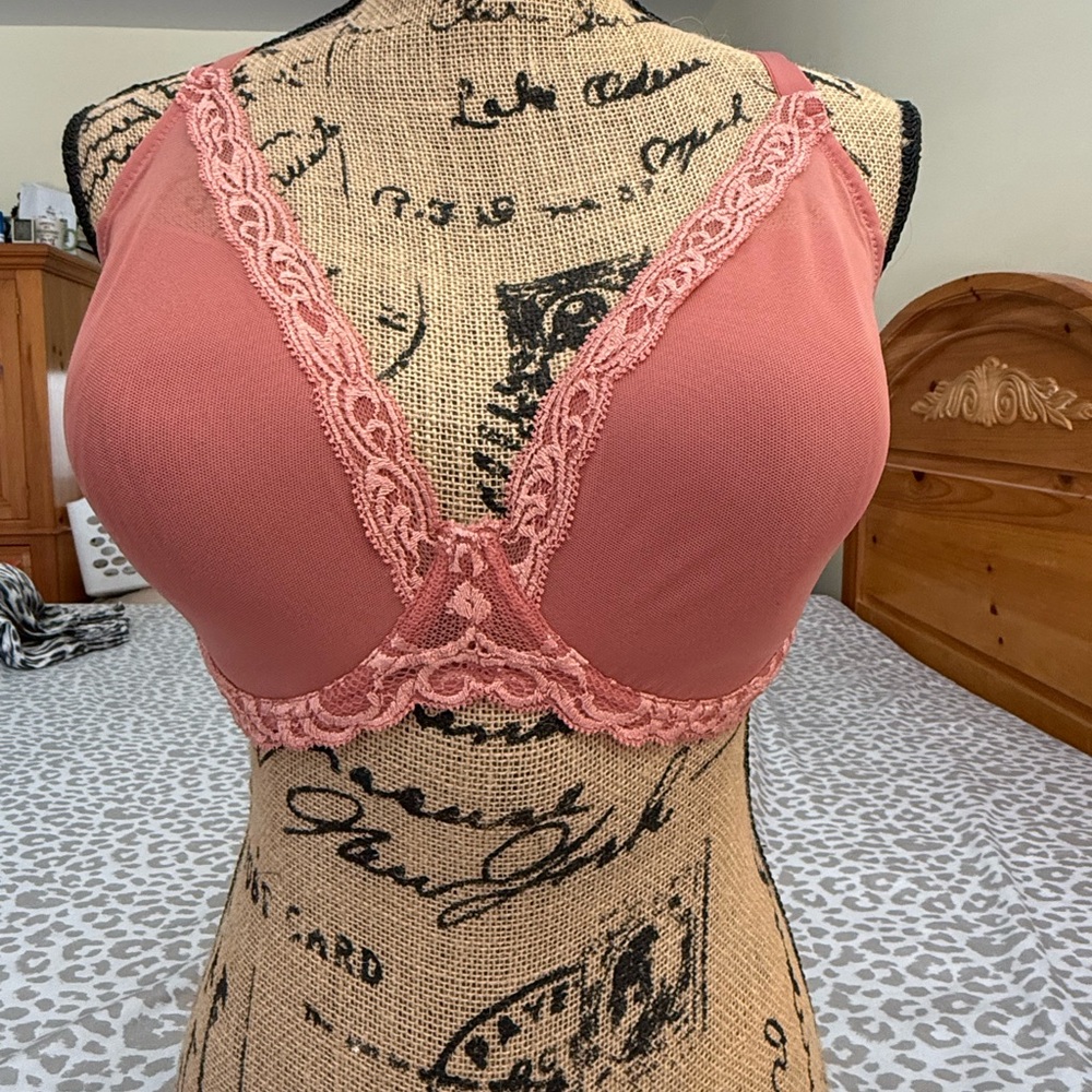 Natori Feathers Lightly Lined Plunge Underwire Bra